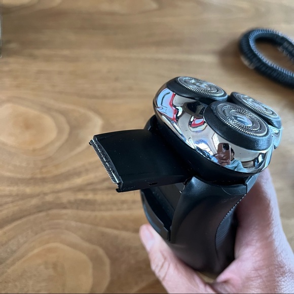 Remington R5 Razor-for parts only - Picture 4 of 12